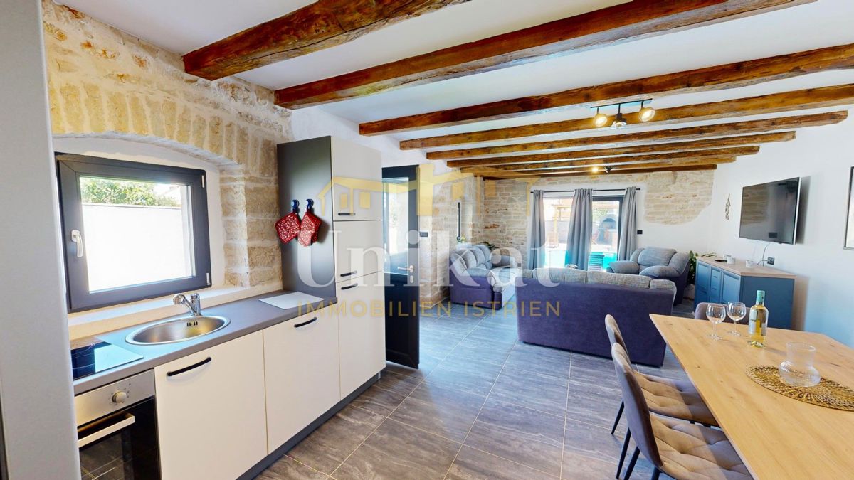 Prenovljena kamnita hiša blizu Poreča